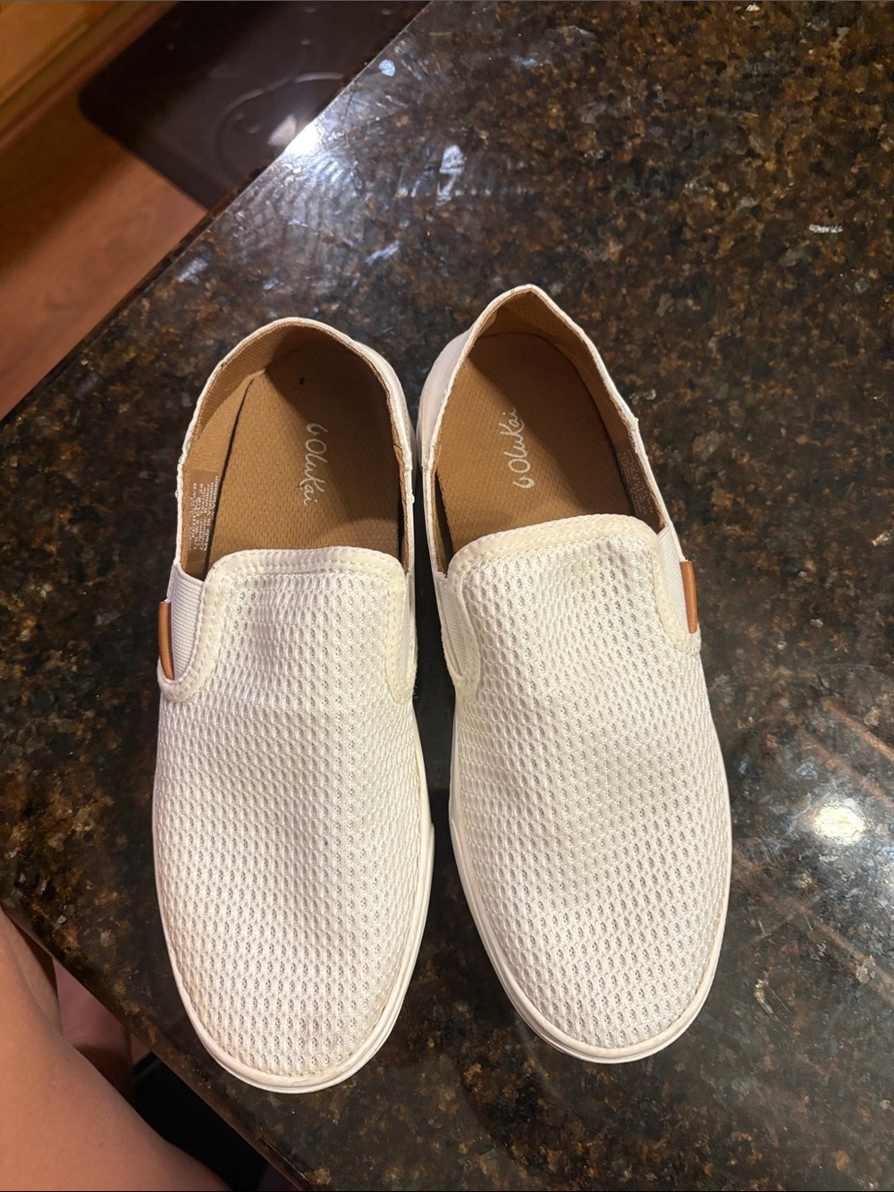 Walk-Style women’s Slip-On Knit Sneakers in Cream